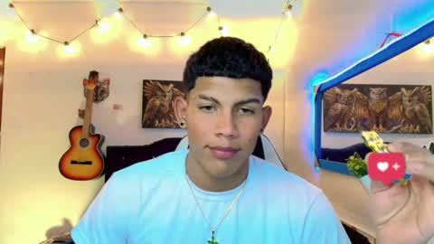 Snapshot of damian_latinxxx chatting on February 7, 2025, 9:05 am Damian online show from February 7, 2025, 9:05 am