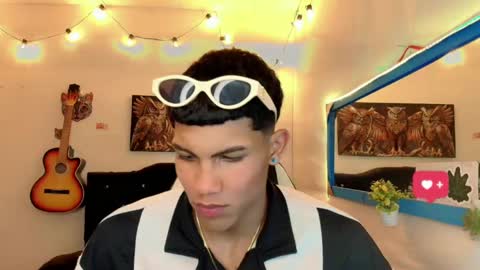 Snapshot of damian_latinxxx chatting on February 8, 2025, 2:47 am Damian online show from February 8, 2025, 2:47 am