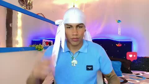 Snapshot of damian_latinxxx chatting on February 11, 2025, 2:57 am Damian online show from February 11, 2025, 2:57 am
