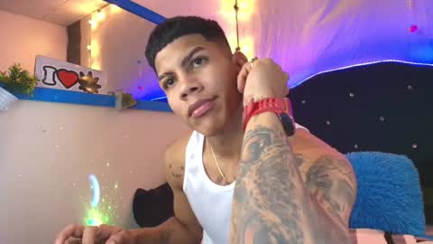 Snapshot of damian_latinxxx chatting on February 12, 2025, 9:20 am Damian online show from February 12, 2025, 9:20 am