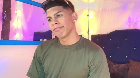 Snapshot of damian_latinxxx chatting on February 13, 2025, 9:30 am Damian online show from February 13, 2025, 9:30 am