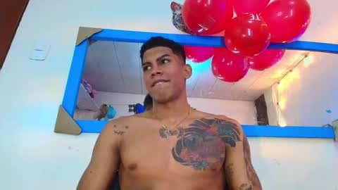 Snapshot of damian_latinxxx chatting on February 14, 2025, 9:13 am Damian online show from February 14, 2025, 9:13 am