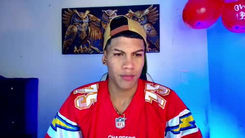 Snapshot of damian_latinxxx chatting on February 15, 2025, 3:31 am Damian online show from February 15, 2025, 3:31 am