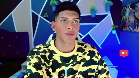 Snapshot of damian_latinxxx chatting on February 20, 2025, 5:33 am Damian online show from February 20, 2025, 5:33 am