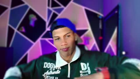 Snapshot of damian_latinxxx chatting on February 23, 2025, 12:16 pm Damian online show from February 23, 2025, 12:16 pm