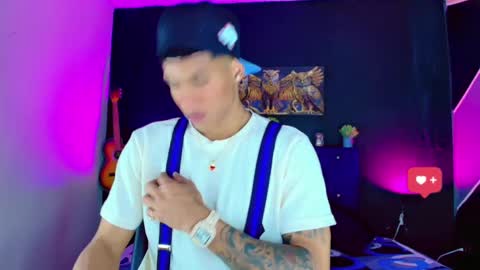 Snapshot of damian_latinxxx chatting on February 26, 2025, 2:59 am Damian online show from February 26, 2025, 2:59 am