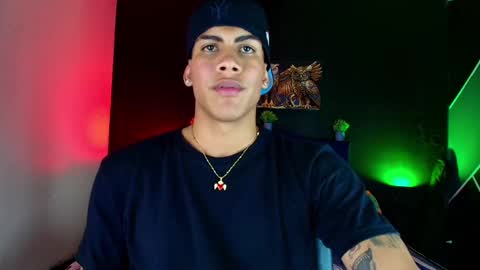 Snapshot of damian_latinxxx chatting on March 2, 2025, 6:05 am Damian online show from March 2, 2025, 6:05 am