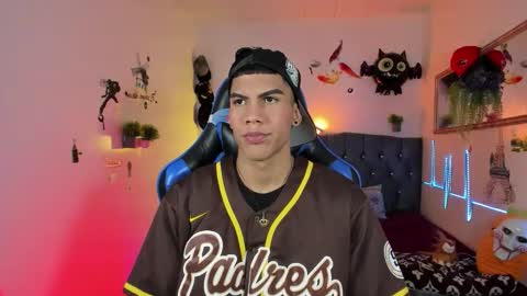 Damian online show from November 2, 2025, 3:09 am