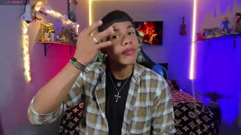 Snapshot of damian_latinxxx chatting on July 22, 2026, 9:01 am Damian online show from July 22, 2026, 9:01 am