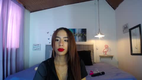 Snapshot of damian_n_lissa chatting on January 20, 2025, 8:18 pm damian_n_lissa online show from January 20, 2025, 8:18 pm