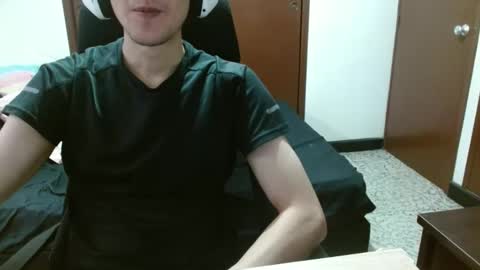 damian_player online show from February 2, 2025, 7:35 pm