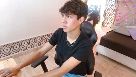 damian_tay online show from April 13, 2026, 11:37 am