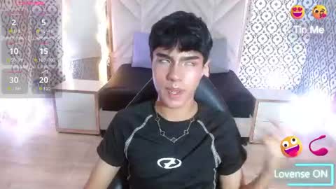 damian_tay1 online show from June 21, 2026, 11:46 am