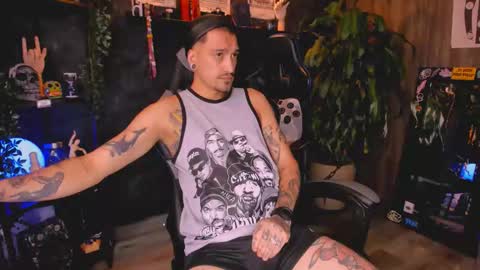 Snapshot of damiancox chatting on February 17, 2026, 7:09 pm Daamiancox online show from February 17, 2026, 7:09 pm