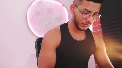 Snapshot of damiann_rees chatting on December 17, 2024, 2:11 pm instagram damiannreed. online show from December 17, 2024, 2:11 pm