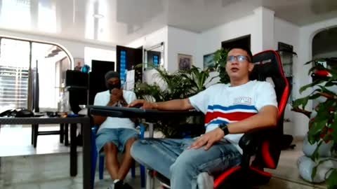 Snapshot of damyan_2003 chatting on July 13, 2026, 12:52 pm damyan_2003 online show from July 13, 2026, 12:52 pm