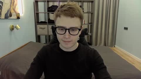Snapshot of dan_leeroy chatting on December 18, 2024, 10:46 pm Dany online show from December 18, 2024, 10:46 pm