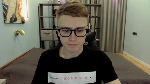 Snapshot of dan_leeroy chatting on December 28, 2024, 4:08 am Dany online show from December 28, 2024, 4:08 am