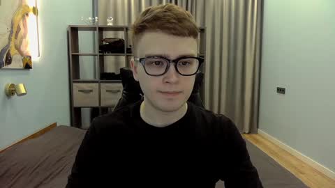 Snapshot of dan_leeroy chatting on January 5, 2025, 4:58 am Dany online show from January 5, 2025, 4:58 am