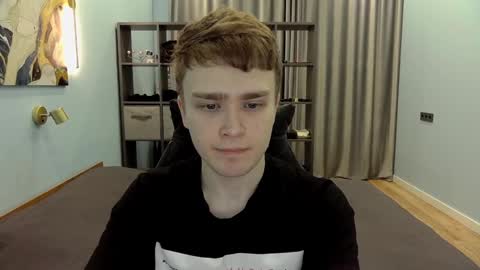 Snapshot of dan_leeroy chatting on January 30, 2025, 11:24 pm Dany online show from January 30, 2025, 11:24 pm
