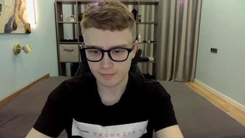 Snapshot of dan_leeroy chatting on February 3, 2025, 10:00 pm Dany online show from February 3, 2025, 10:00 pm