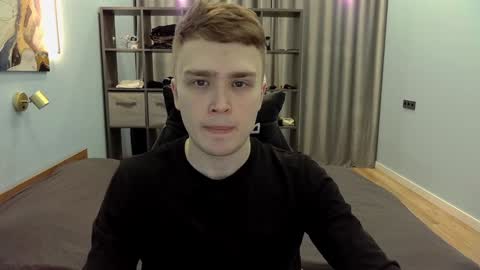 Snapshot of dan_leeroy chatting on February 6, 2025, 12:22 am Dany online show from February 6, 2025, 12:22 am
