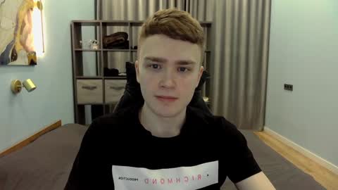 Snapshot of dan_leeroy chatting on February 6, 2025, 10:43 pm Dany online show from February 6, 2025, 10:43 pm