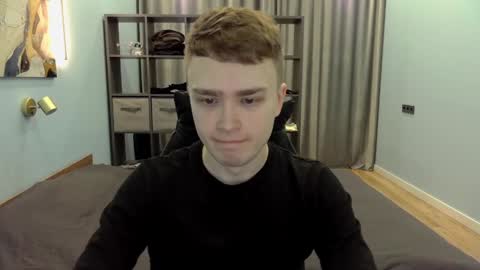 Snapshot of dan_leeroy chatting on February 7, 2025, 9:58 pm Dany online show from February 7, 2025, 9:58 pm