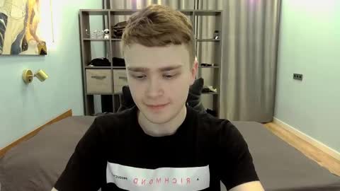 Snapshot of dan_leeroy chatting on February 17, 2025, 1:15 am Dany online show from February 17, 2025, 1:15 am