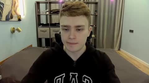 Snapshot of dan_leeroy chatting on February 17, 2025, 10:25 pm Dany online show from February 17, 2025, 10:25 pm