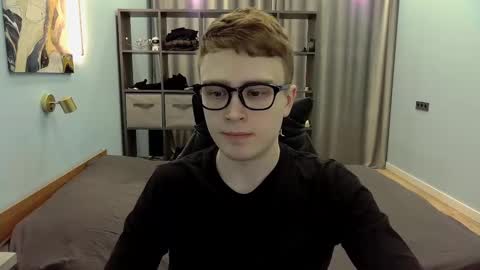 Snapshot of dan_leeroy chatting on February 25, 2025, 10:18 pm Dany online show from February 25, 2025, 10:18 pm