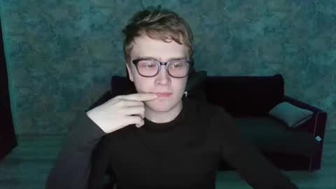 Snapshot of dan_leeroy chatting on September 19, 2025, 10:43 pm Dany online show from September 19, 2025, 10:43 pm