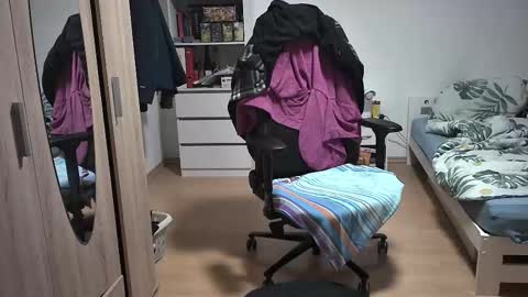 King Dan online show from November 18, 2025, 8:35 pm