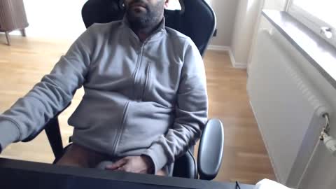 dan_the_man43 online show from May 17, 2026, 3:52 pm