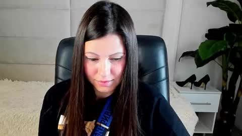 Snapshot of dana_dom chatting on October 18, 2025, 2:03 am Dana Dom online show from October 18, 2025, 2:03 am