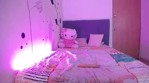 dana_paula online show from February 22, 2025, 4:40 pm