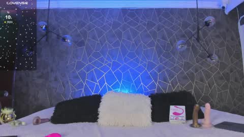    online show from April 22, 2026, 10:33 pm