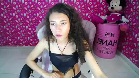 Danatella  online show from February 19, 2025, 9:03 pm