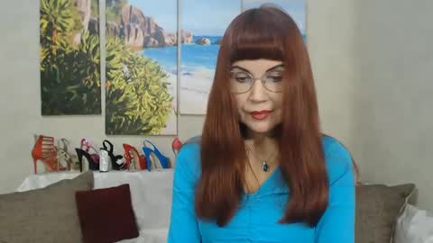 Snapshot of danceglory chatting on February 19, 2025, 10:12 am Danceglory online show from February 19, 2025, 10:12 am