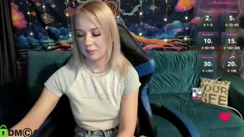 dances_queen online show from March 16, 2026, 8:18 am