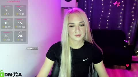 dances_queen online show from May 6, 2026, 7:02 am