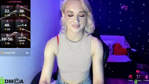 dances_queen online show from June 20, 2026, 7:22 am
