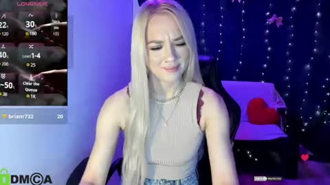 dances_queen online show from June 24, 2026, 7:07 am
