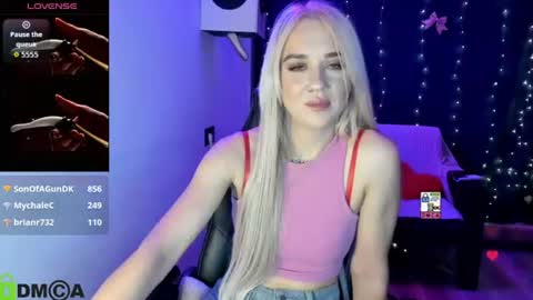 dances_queen online show from June 29, 2026, 10:15 am