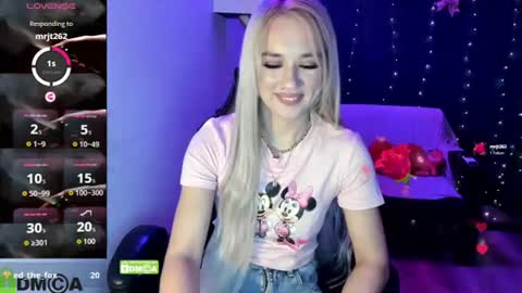 dances_queen online show from July 14, 2026, 7:02 am