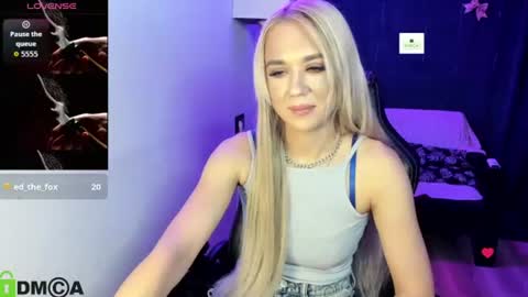 dances_queen online show from August 5, 2026, 7:11 am