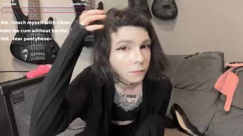 dandelion_sea online show from October 7, 2025, 4:48 pm