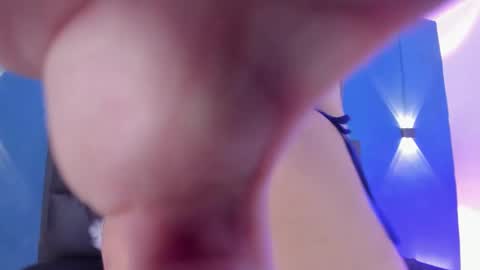 Snapshot of daneska_hiller chatting on November 7, 2025, 7:58 pm daneska online show from November 7, 2025, 7:58 pm