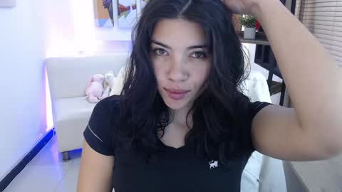 Veronica online show from April 27, 2026, 11:52 am