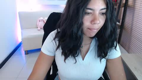 Veronica online show from May 11, 2026, 11:38 am